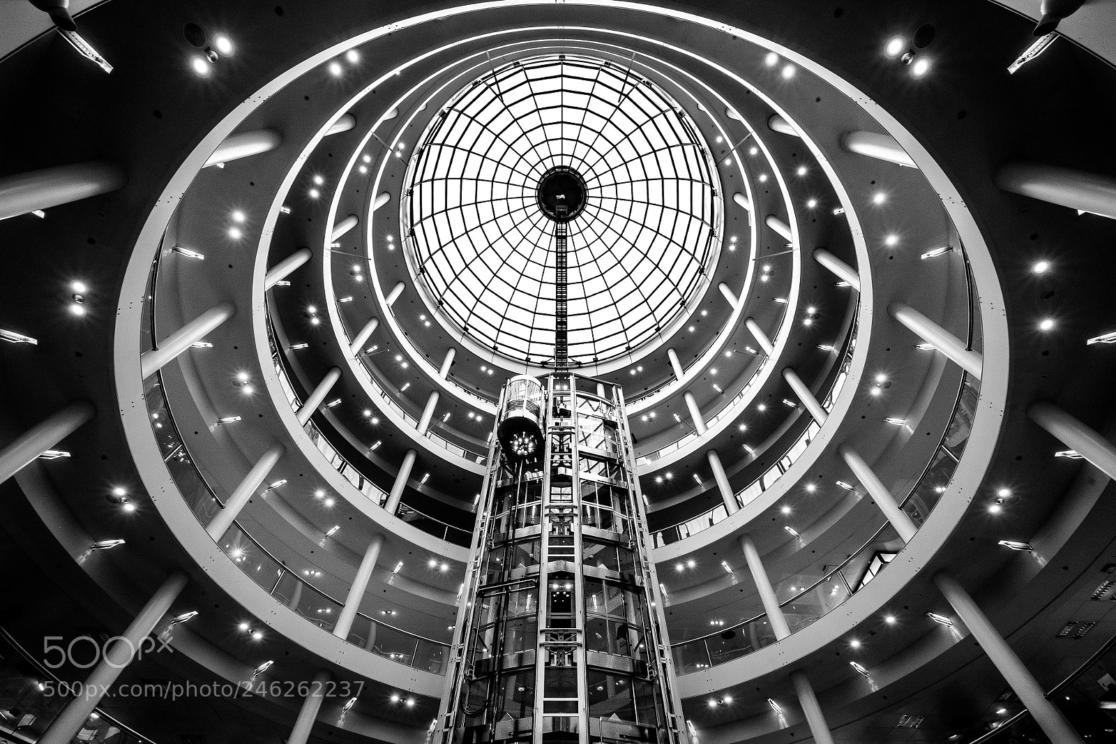 Fujifilm X-T1 sample photo. Breuninger stuttgart photography