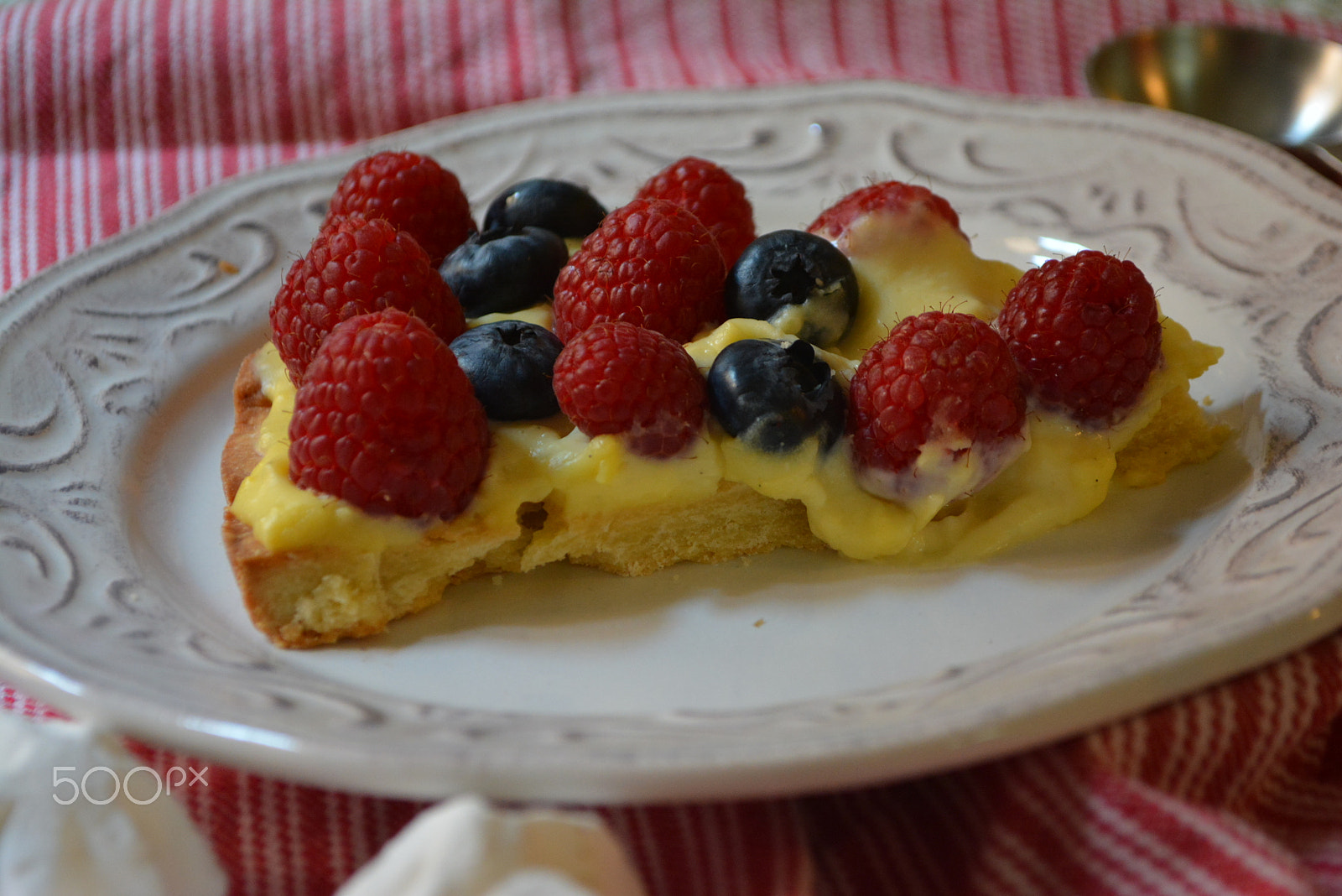 Nikon D7100 sample photo. Berry custurd tarte photography