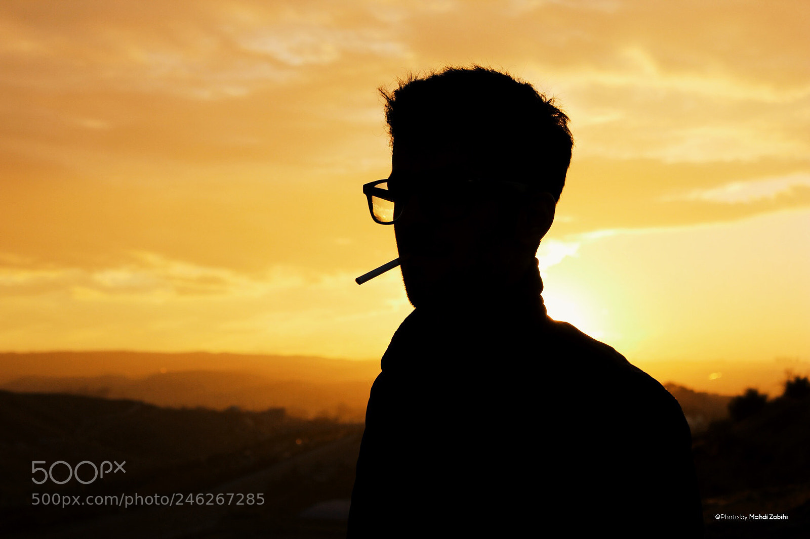 Canon EOS 550D (EOS Rebel T2i / EOS Kiss X4) sample photo. Smoker photography
