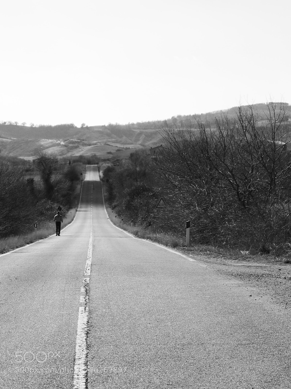 Canon EOS 750D (EOS Rebel T6i / EOS Kiss X8i) sample photo. On the road photography
