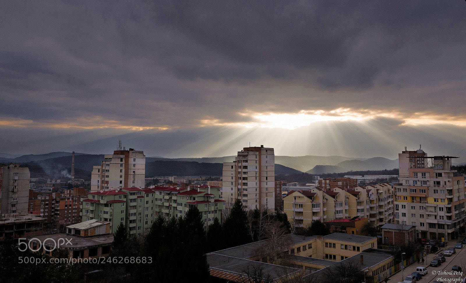 Panasonic Lumix DMC-G85 (Lumix DMC-G80) sample photo. Sunbeam of hope photography