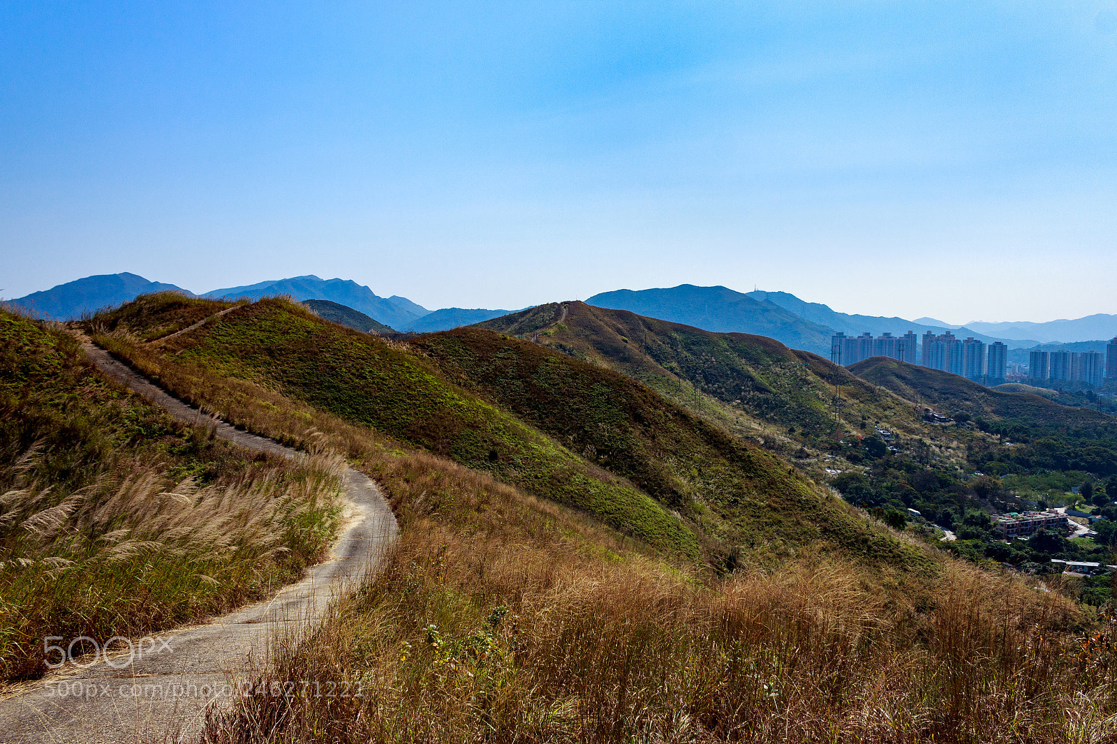 Canon EOS 600D (Rebel EOS T3i / EOS Kiss X5) sample photo. Road in mountain photography
