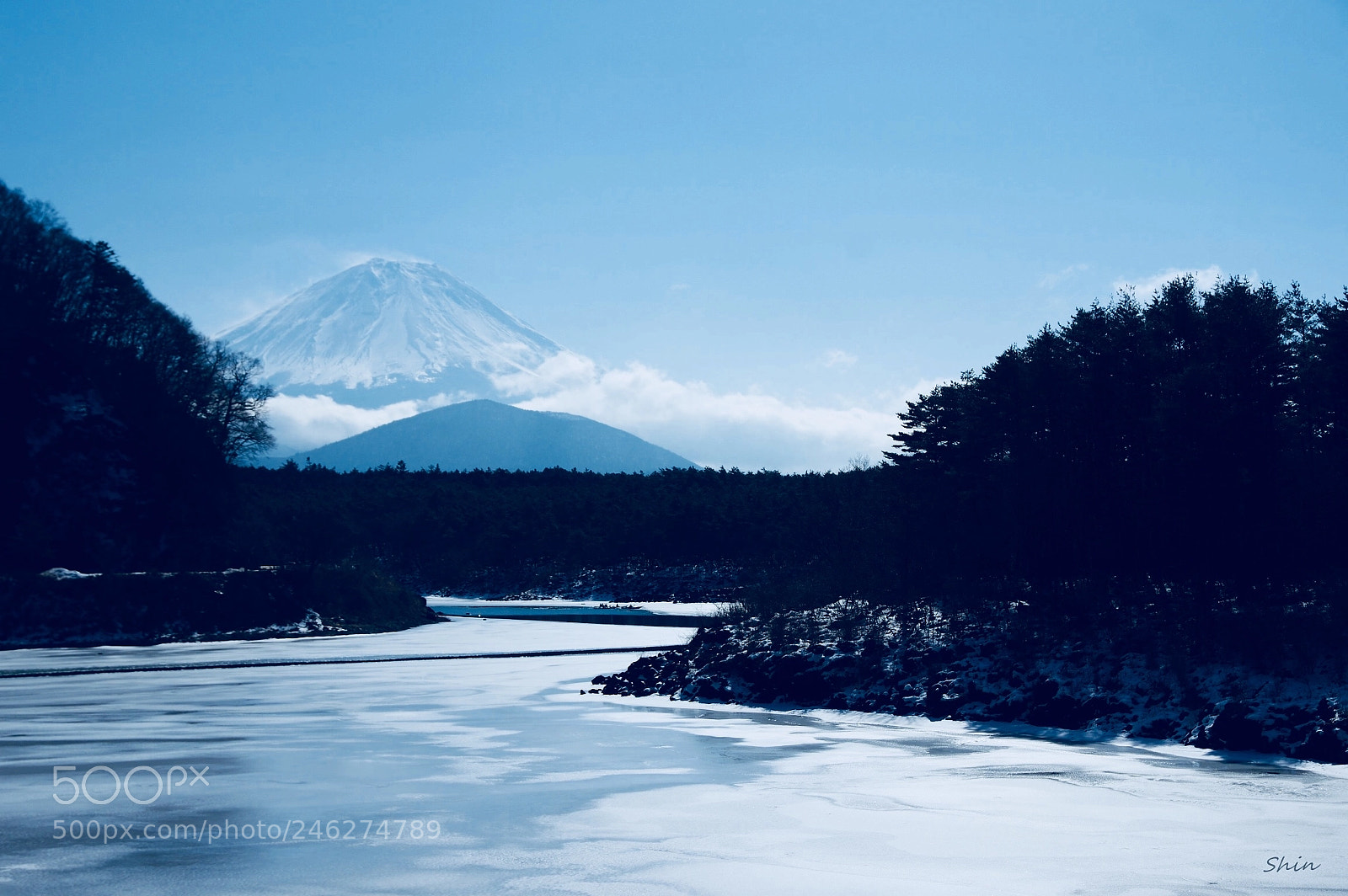 Pentax K-3 II sample photo. Frozen lake and mt photography
