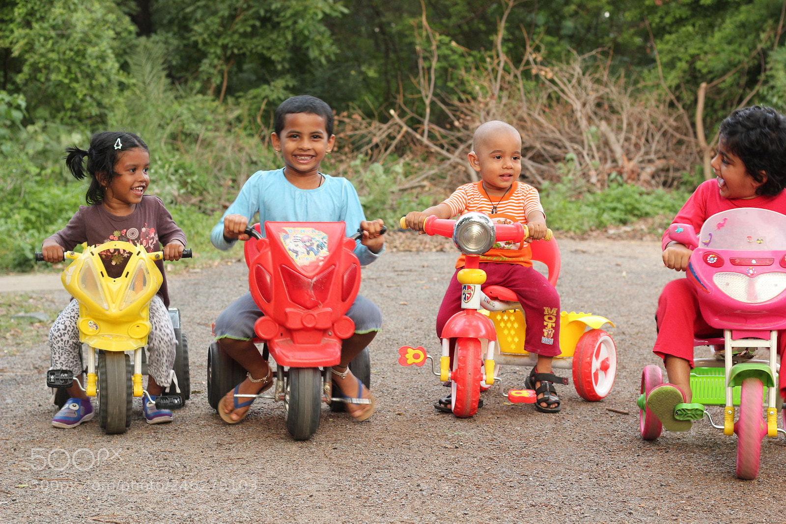 Canon EOS 550D (EOS Rebel T2i / EOS Kiss X4) sample photo. Formula 1 ( kids version ) photography