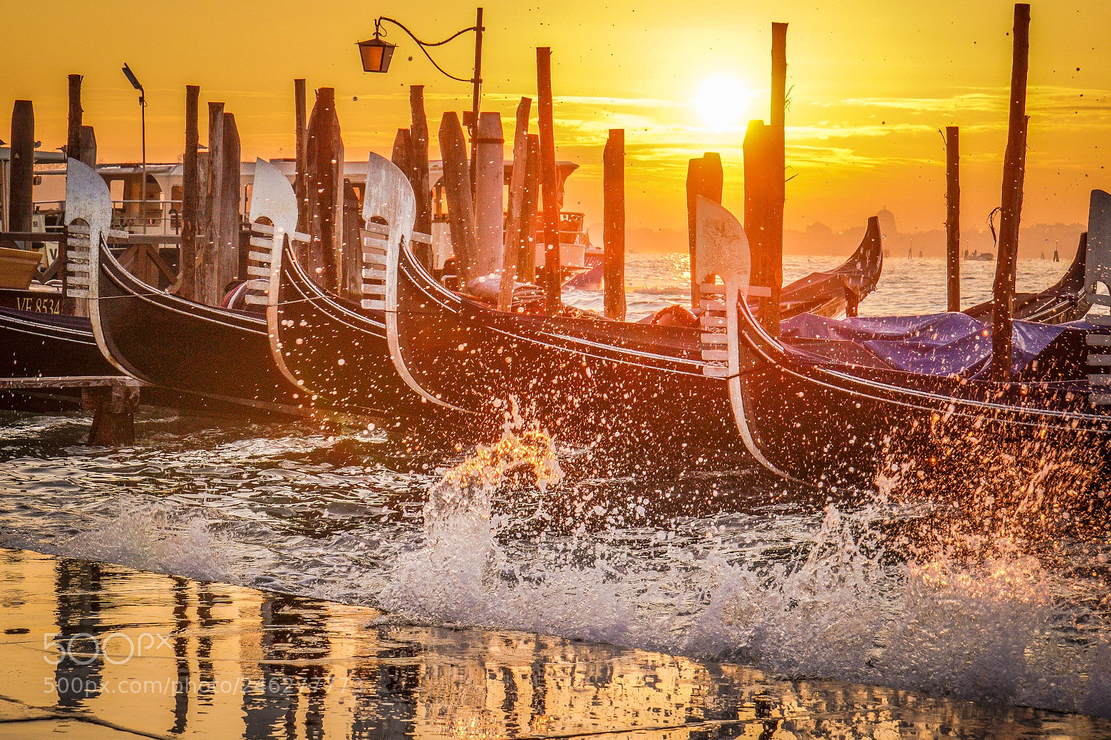Sony a6500 sample photo. Venice sunrise - gondolas photography