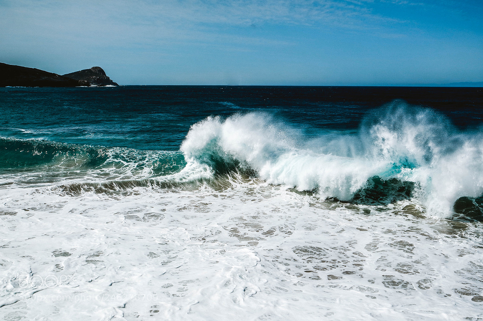 Samsung NX3000 sample photo. Crashing and waving photography