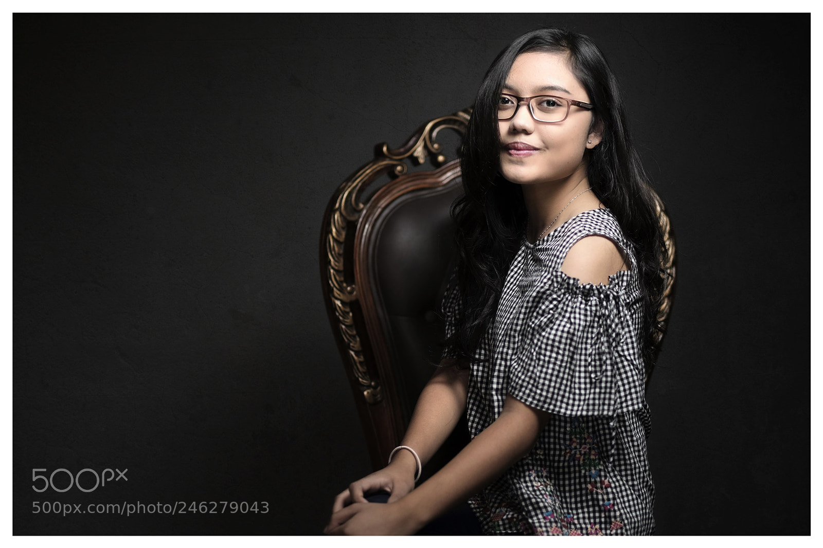 Fujifilm X-T2 sample photo. Patty on chair photography