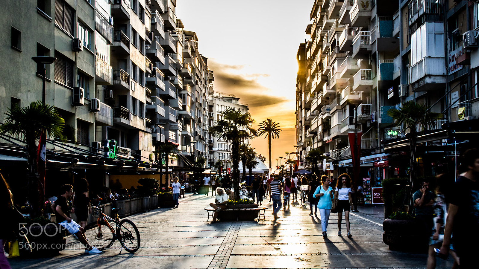 Canon EOS 750D (EOS Rebel T6i / EOS Kiss X8i) sample photo. A sunset from izmir photography