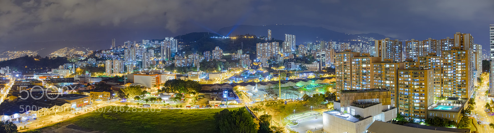 Nikon D7200 sample photo. Panor mica hdr nocturna photography