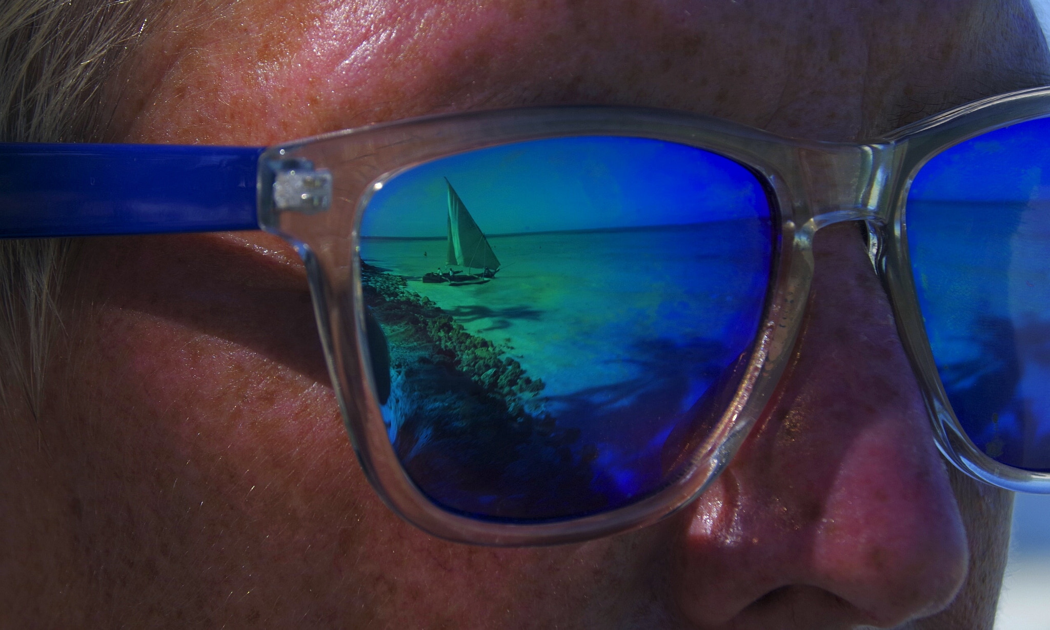 Pentax K-70 sample photo. Reflection in glasses photography