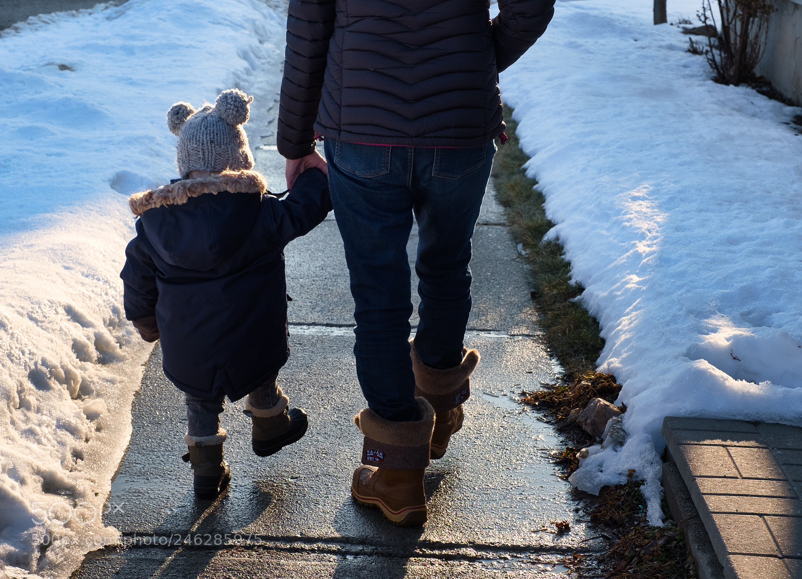 Fujifilm X-T2 sample photo. Walk to the mailbox photography