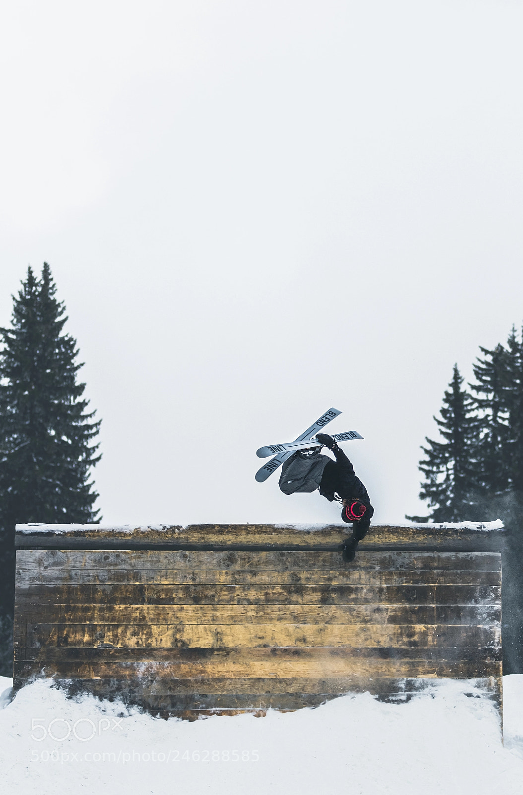 Canon EOS 60D sample photo. Wood wall handplant photography