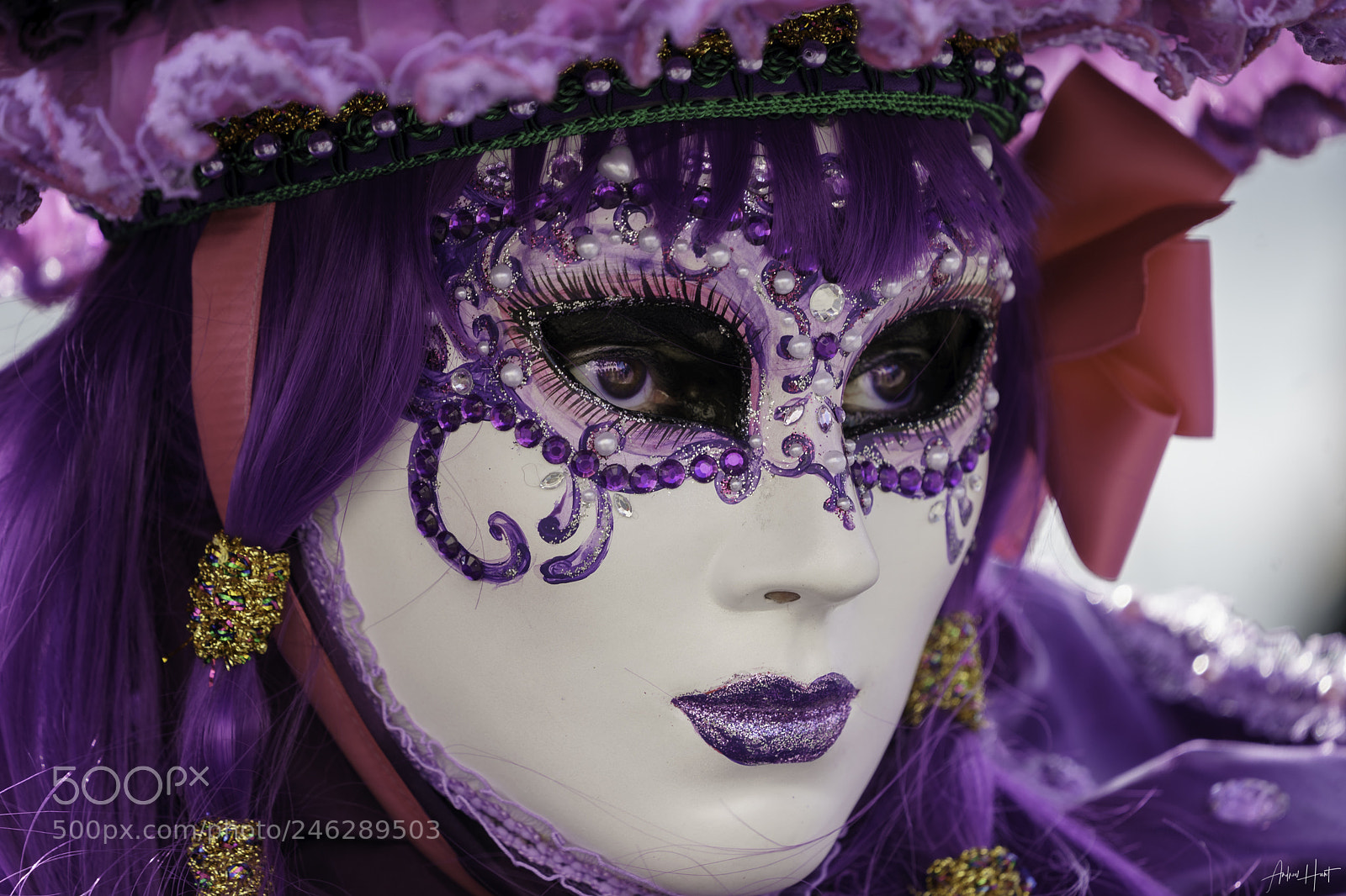 Sony a9 sample photo. Venetian purple masked performer photography
