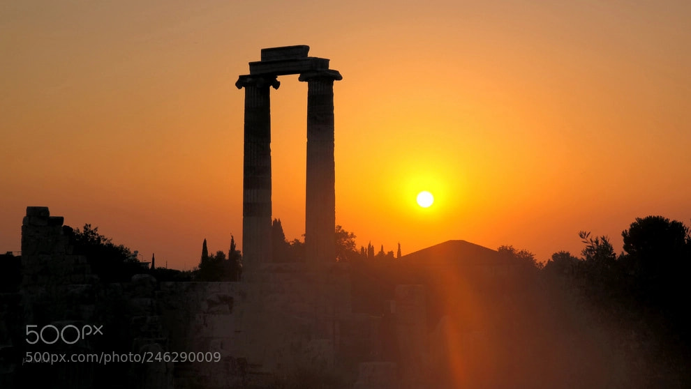 Samsung NX30 sample photo. The temple of apollo photography