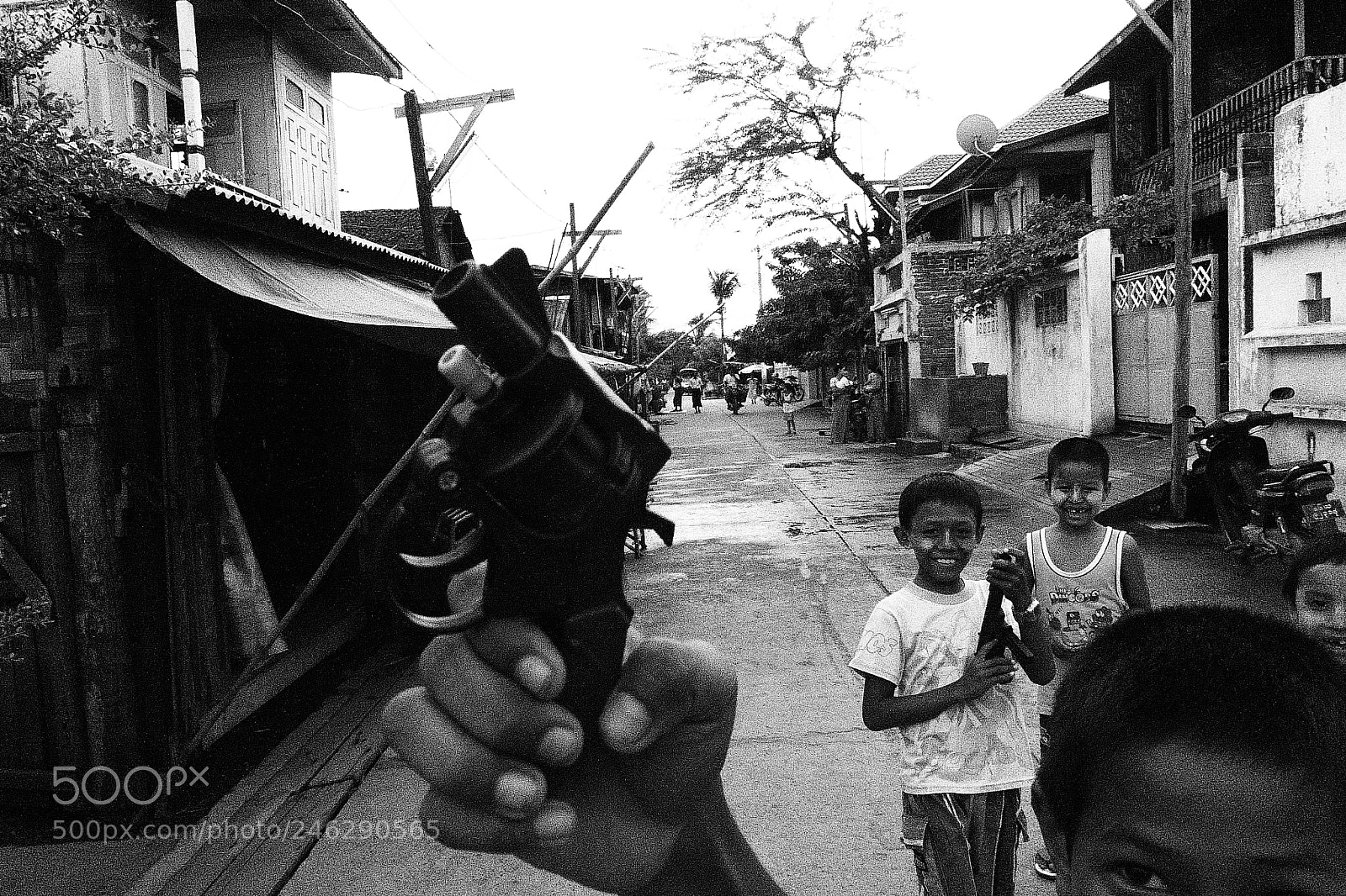 Panasonic Lumix DMC-ZS10 (Lumix DMC-TZ20 / Lumix DMC-TZ22) sample photo. Streets of mandalay photography