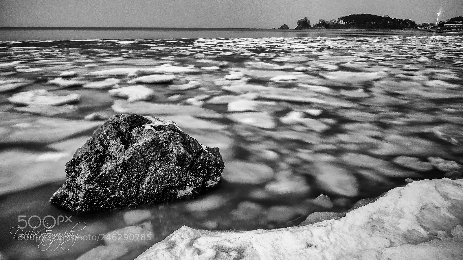 Olympus OM-D E-M1 sample photo. Floating ice photography