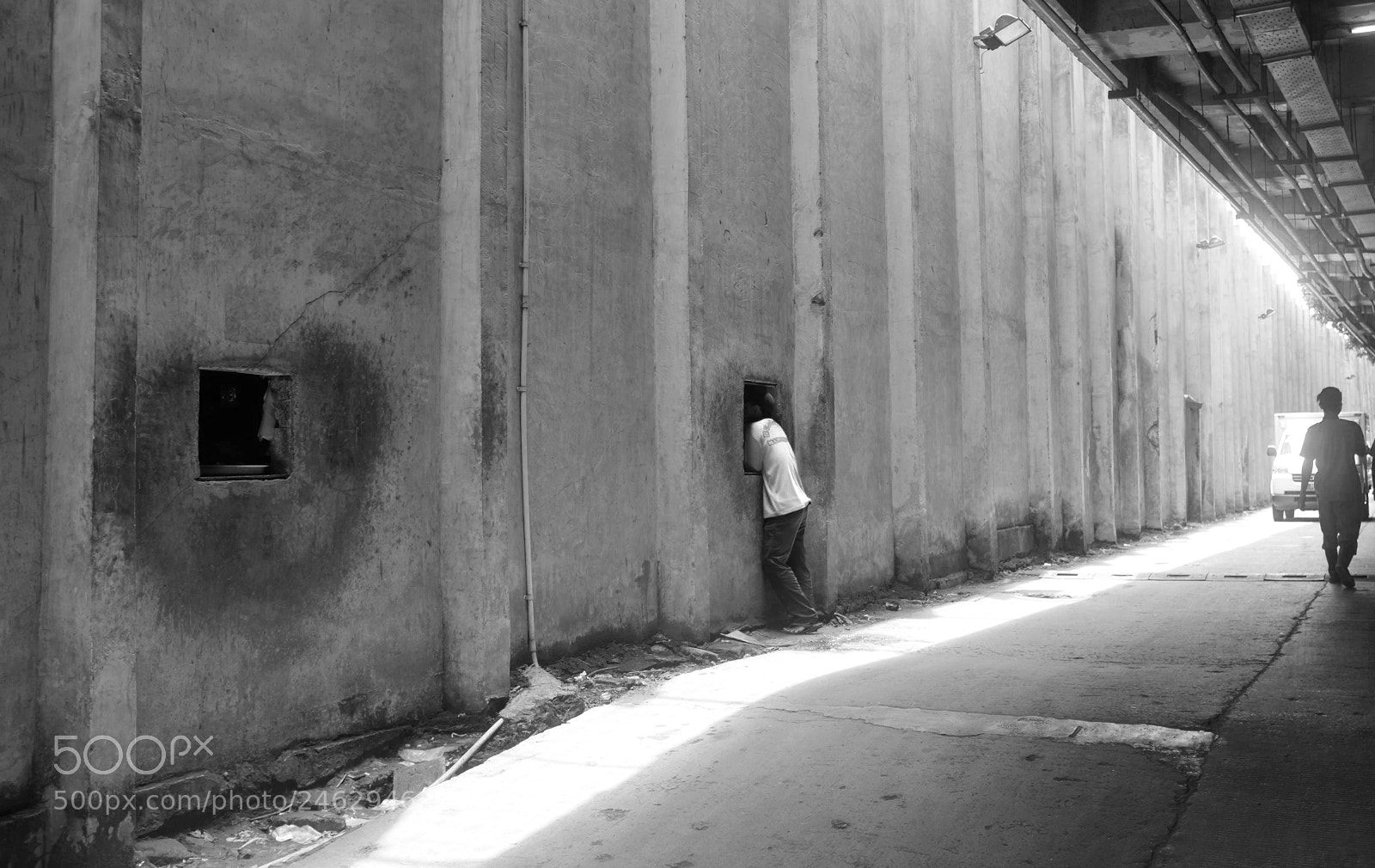 Fujifilm FinePix X100 sample photo. Peeking through the hole photography