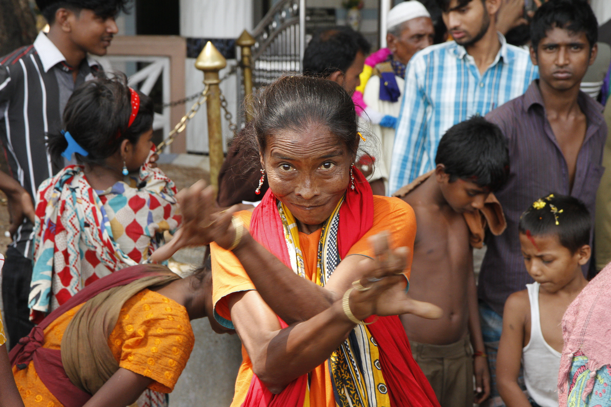 Canon EF-S 17-55mm F2.8 IS USM sample photo. Devotee of shah ali in his shrine, mirpur, dhaka photography
