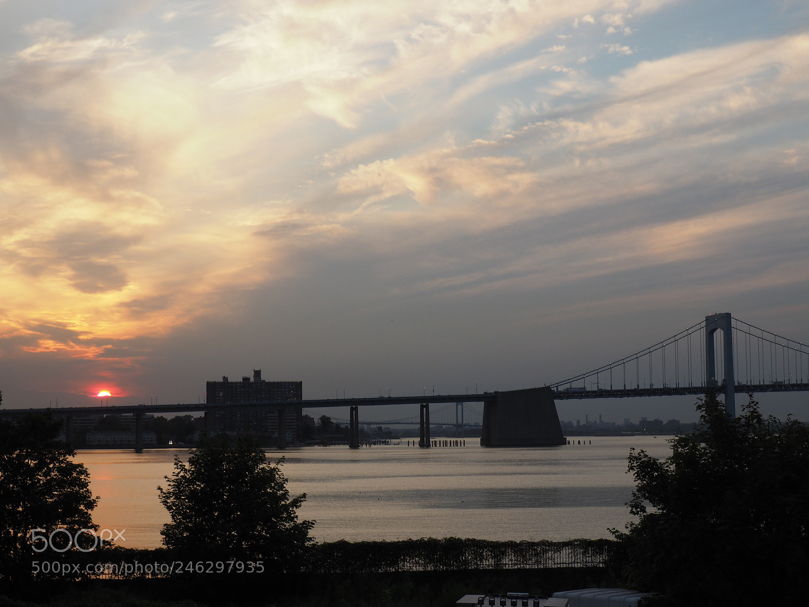 Olympus OM-D E-M10 II sample photo. Throgs neck bridge at photography