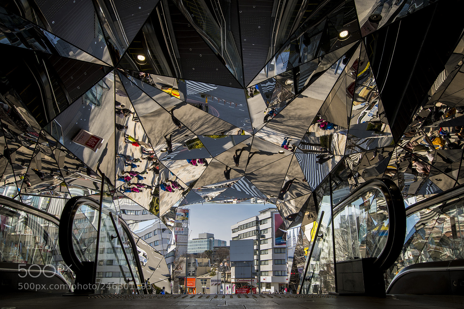 Nikon D500 sample photo. Tokyu plaza escalators photography