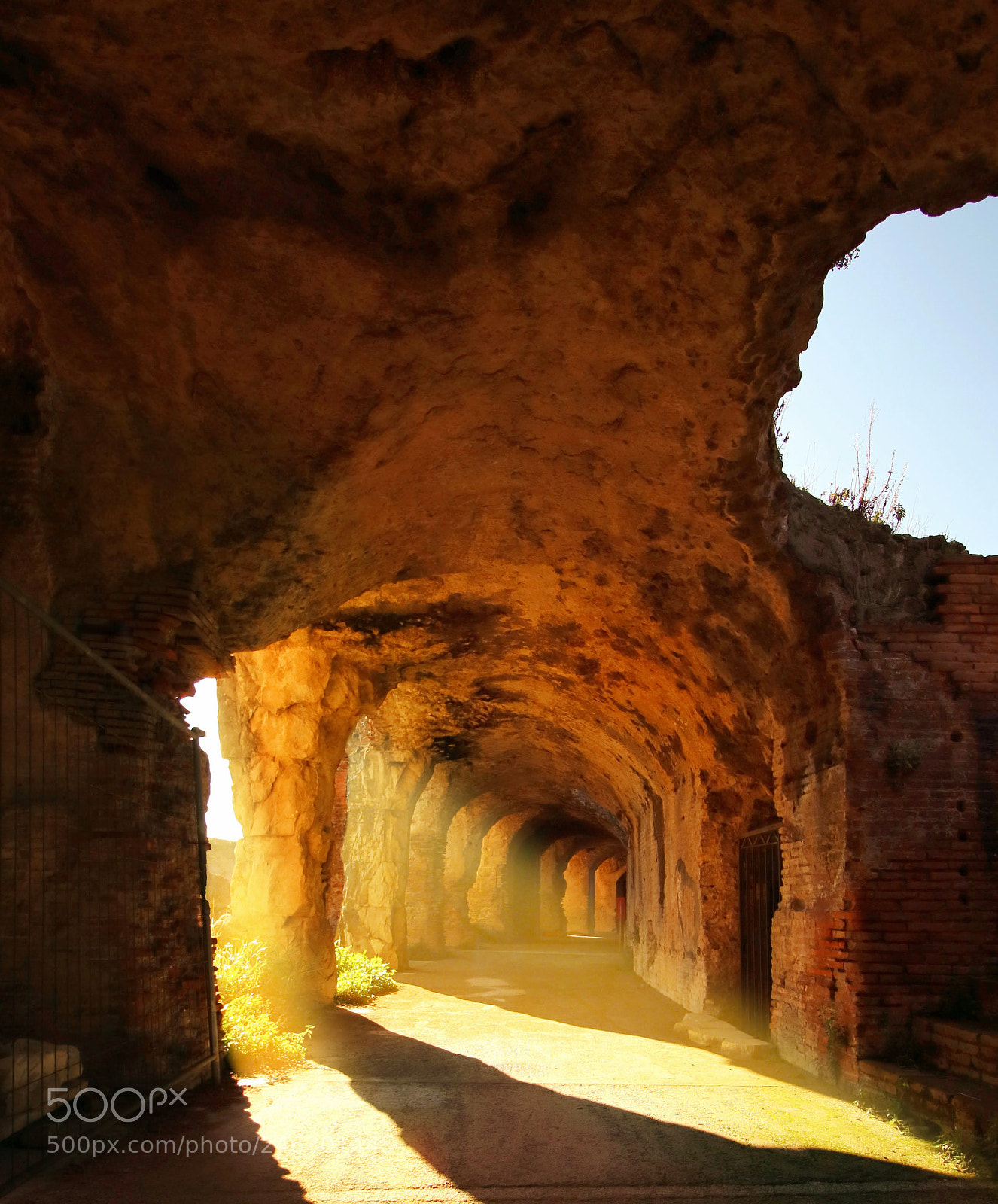 Canon EOS M3 sample photo. Galleria interna dell'anfiteatro campano photography