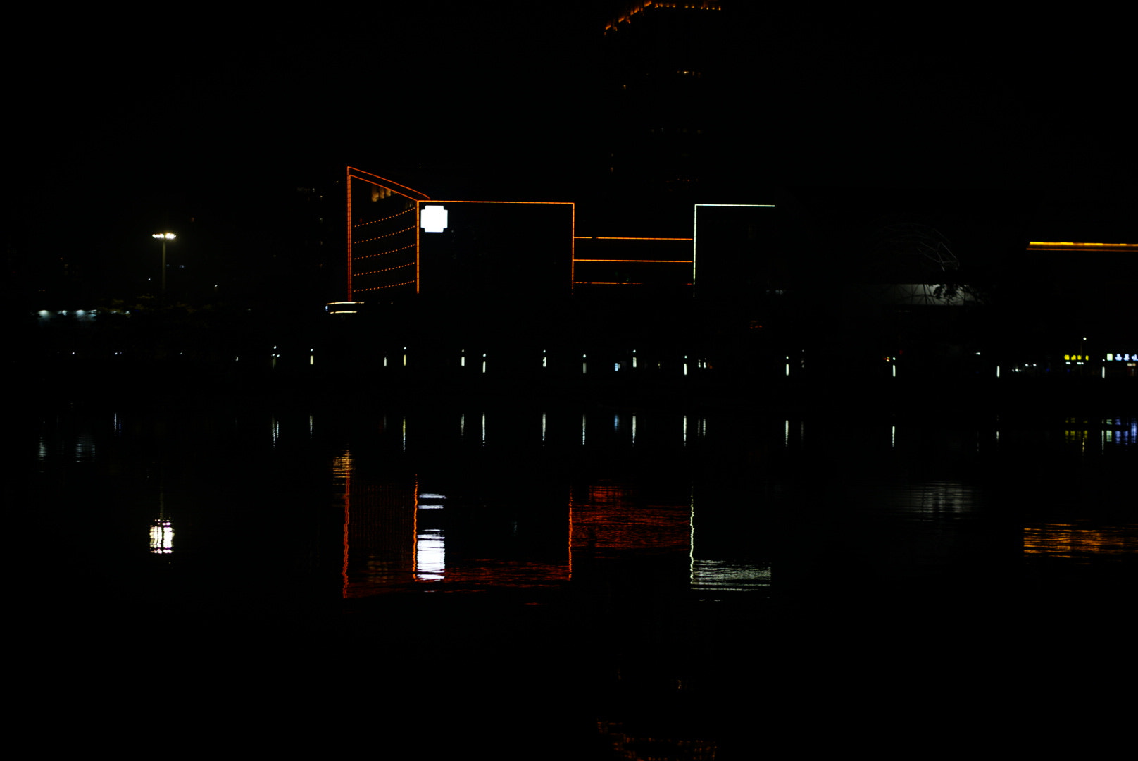 ZEISS Batis 85mm F1.8 sample photo. 夜晚的星湖 photography