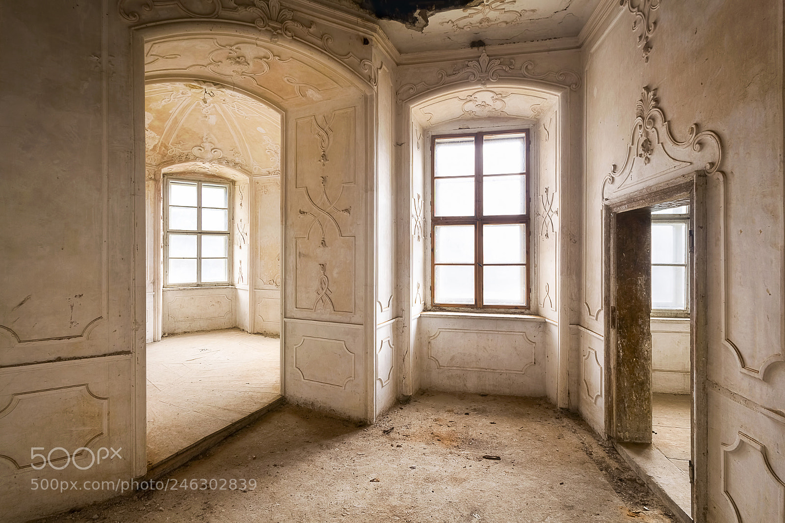 Canon EOS 650D (EOS Rebel T4i / EOS Kiss X6i) sample photo. Abandoned palace. photography