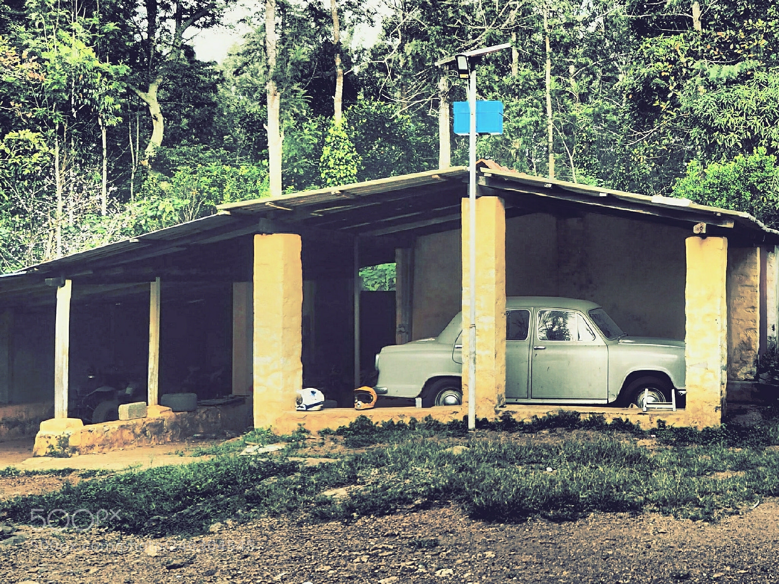 Olympus PEN E-PL7 sample photo. Rustic garage photography