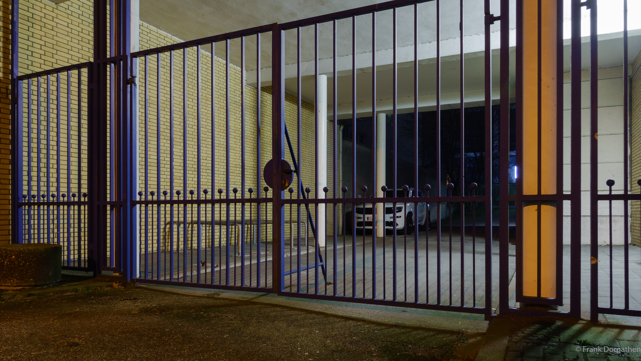 Sony Cyber-shot DSC-RX10 II sample photo. Behind bars photography