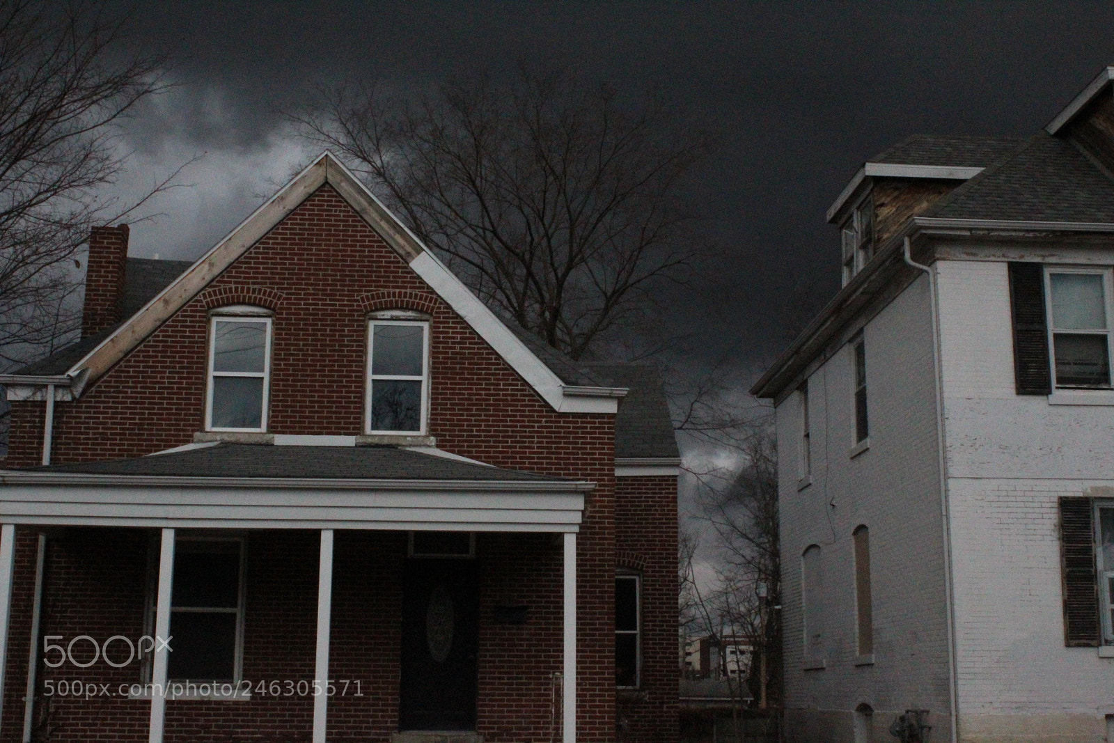 Canon EOS 1300D (EOS Rebel T6 / EOS Kiss X80) sample photo. The houses left behind photography