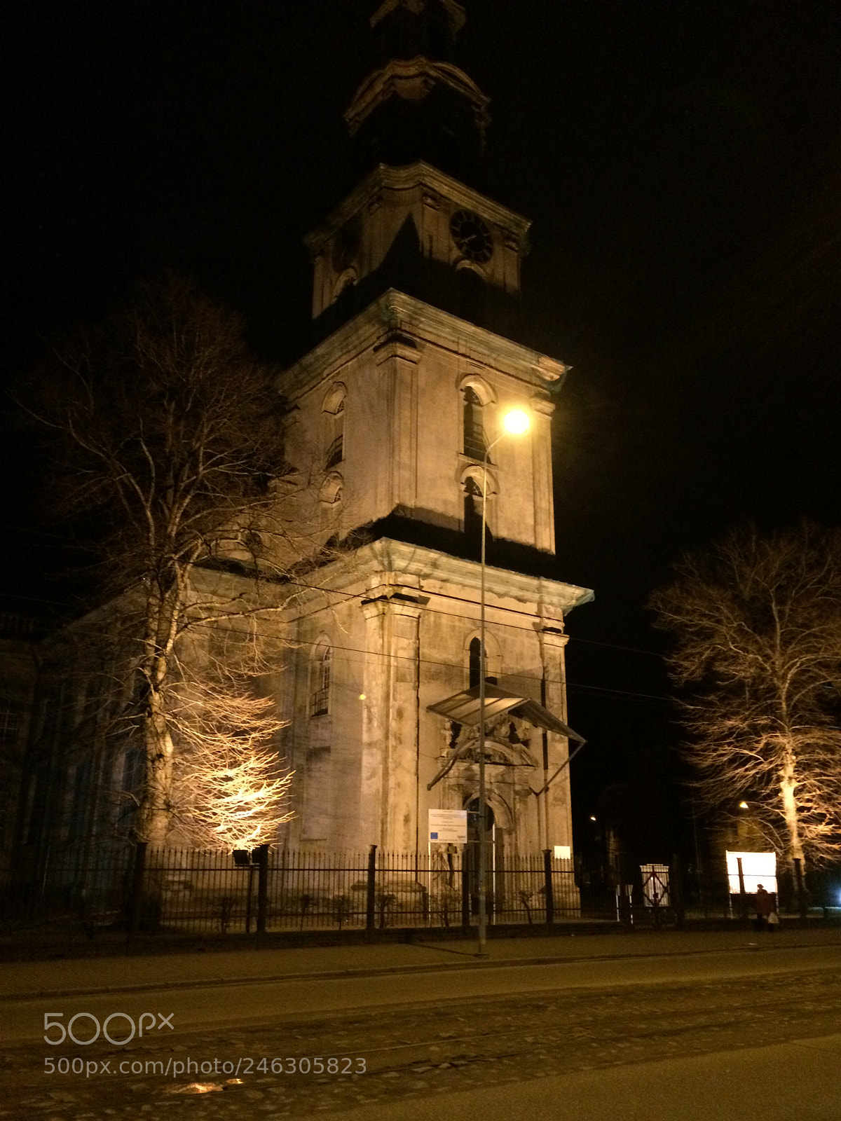 Apple iPhone 5s sample photo. Walking at night photography