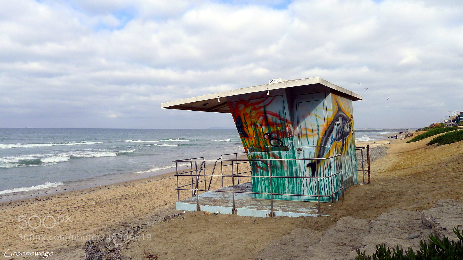 Panasonic Lumix DMC-LX5 sample photo. Beach lifeguard house photography