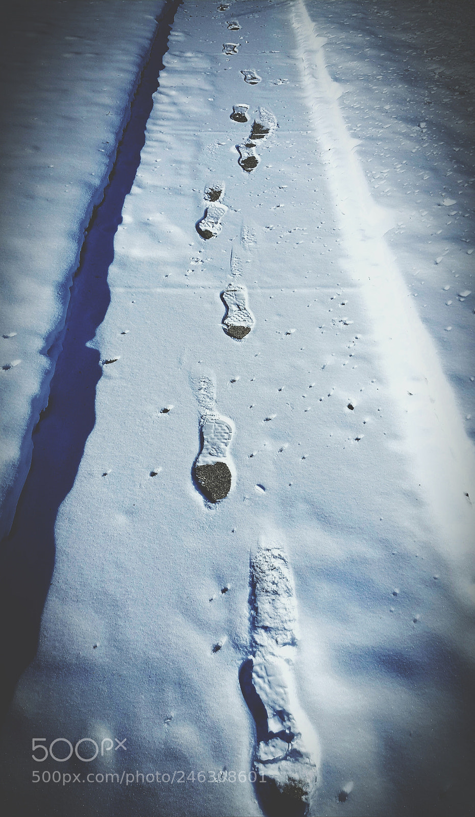 Samsung Galaxy S6 sample photo. Footprints in the snow photography