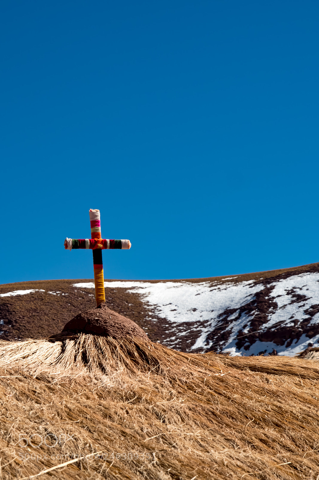 Olympus OM-D E-M5 II sample photo. Lone cross photography