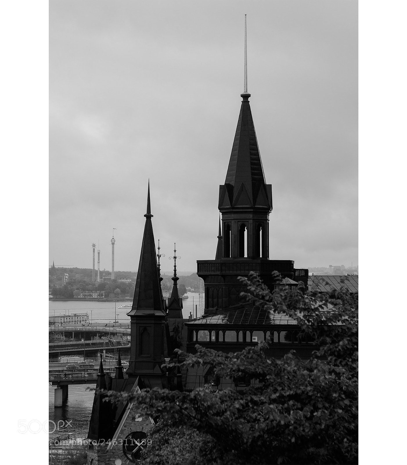 Fujifilm X-T10 sample photo. Towers in black photography