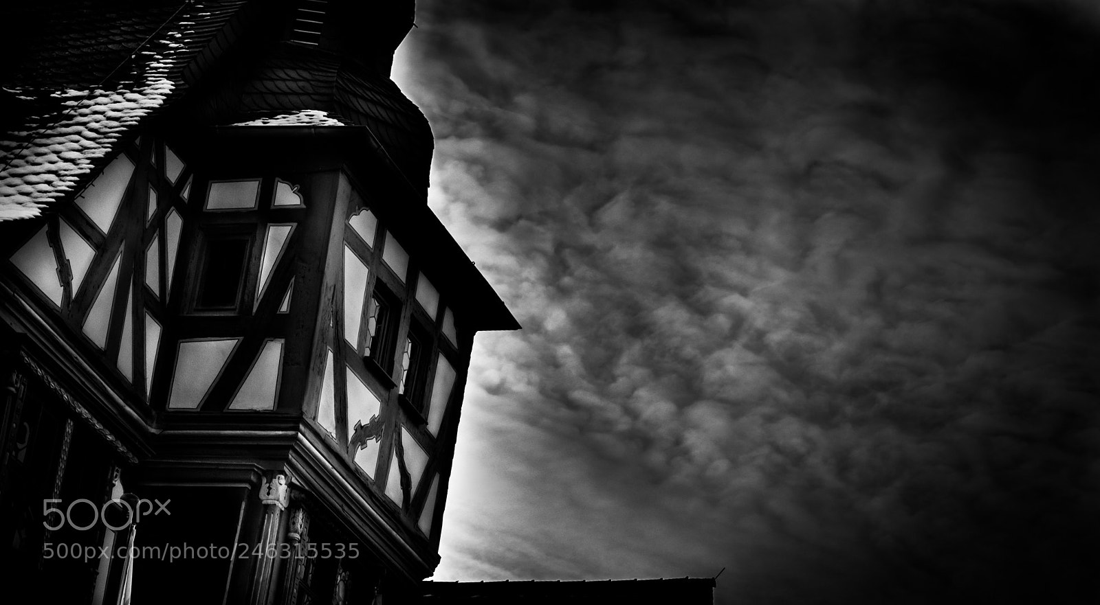 Canon EOS 600D (Rebel EOS T3i / EOS Kiss X5) sample photo. Half-timbered house photography