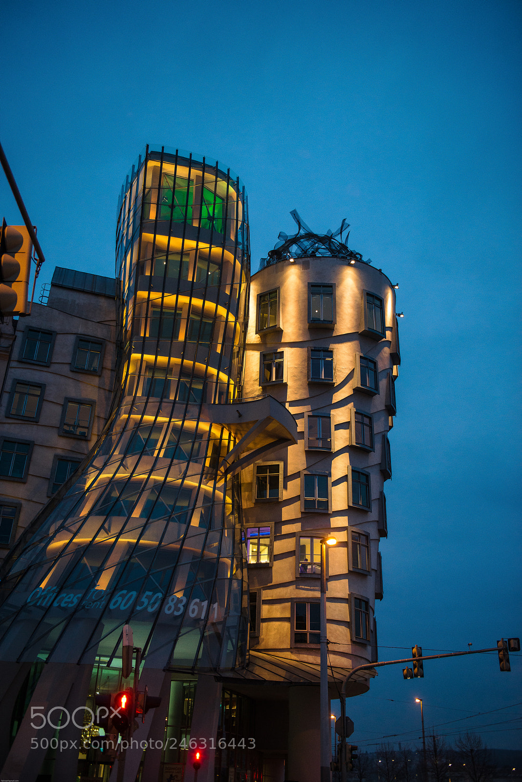 Nikon D800 sample photo. The dancing house, prague photography