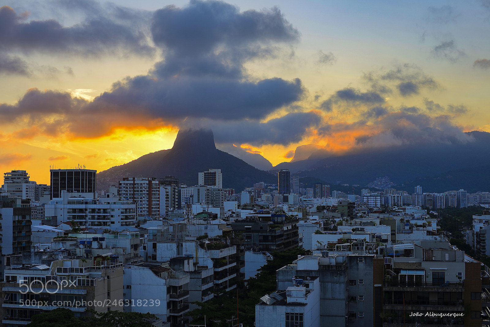 Nikon D600 sample photo. Dois irmãos volcano photography
