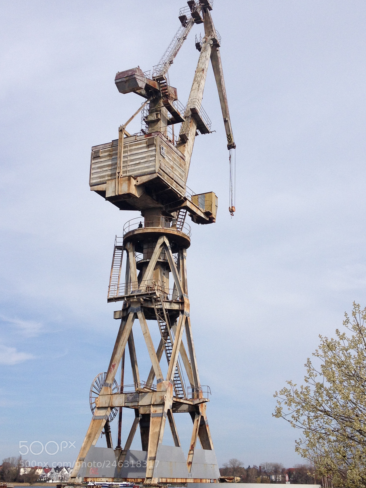 Apple iPhone 4S sample photo. Harbor crane photography