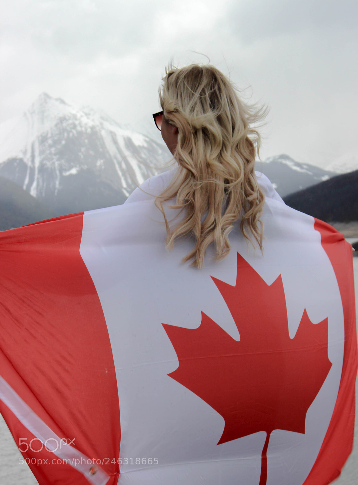 Canon EOS 700D (EOS Rebel T5i / EOS Kiss X7i) sample photo. Canada flag photography