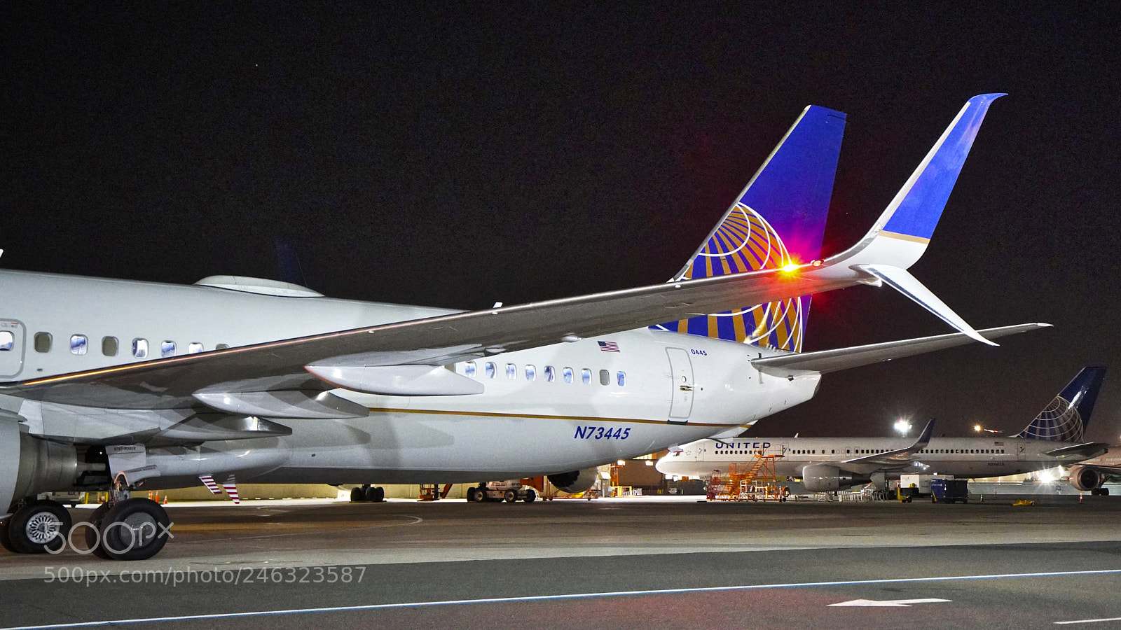 Sony a7R III sample photo. United airlines 2011 boeing photography