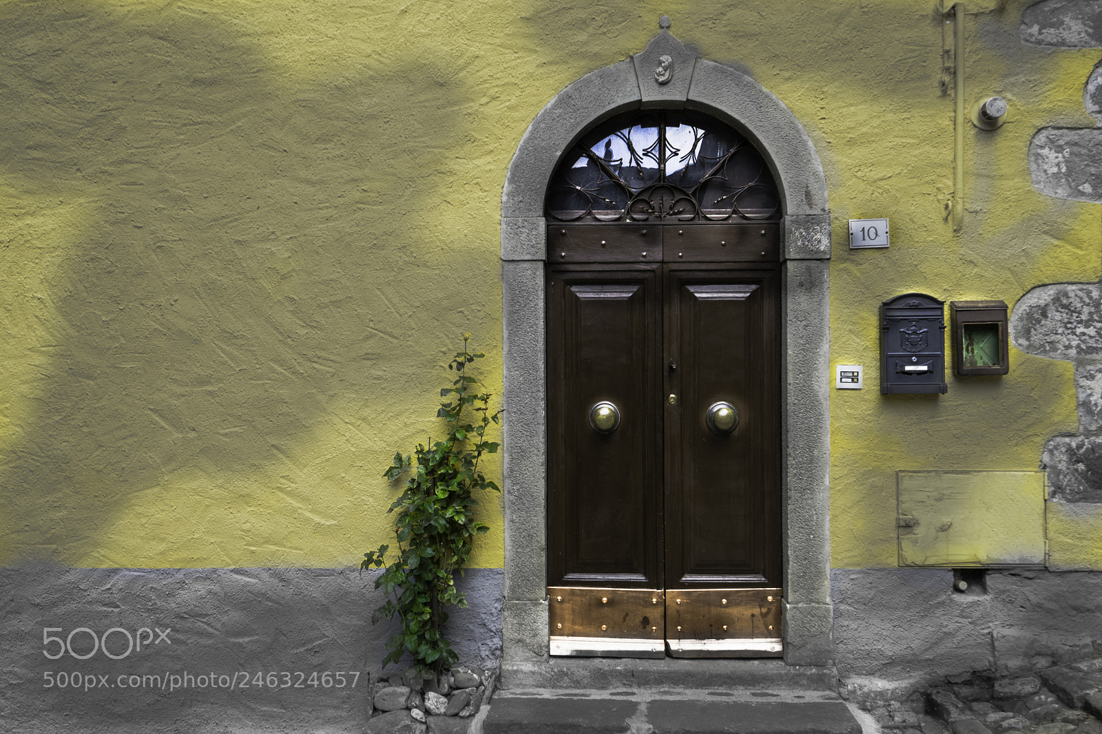 Sony a7 II sample photo. Fiumalpo porta gialla photography