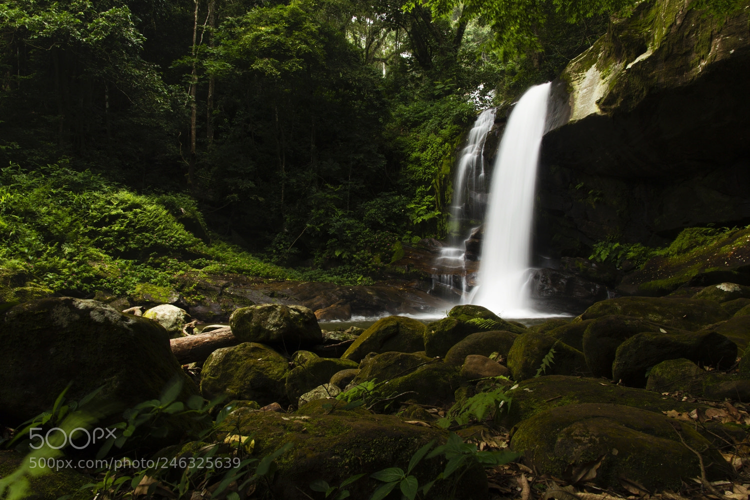 Canon EOS 600D (Rebel EOS T3i / EOS Kiss X5) sample photo. Sanje waterfalls photography