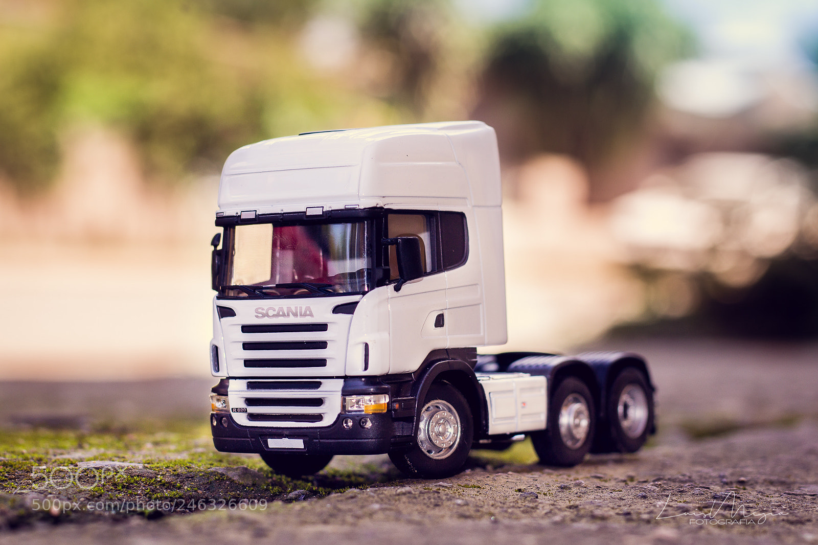 Canon EOS 1200D (EOS Rebel T5 / EOS Kiss X70 / EOS Hi) sample photo. Scania truck photography