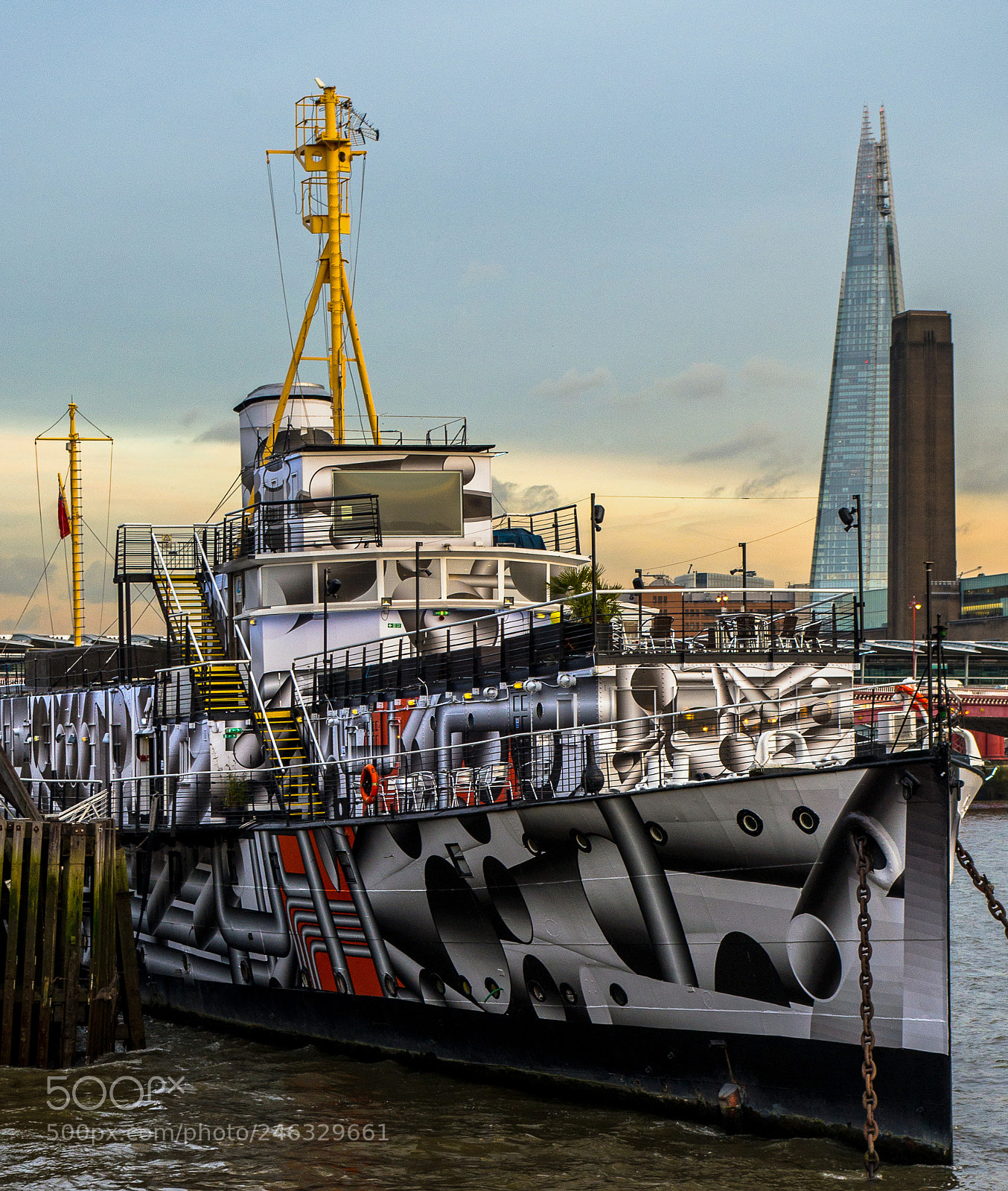 Pentax K-5 II sample photo. Hms president painted in photography