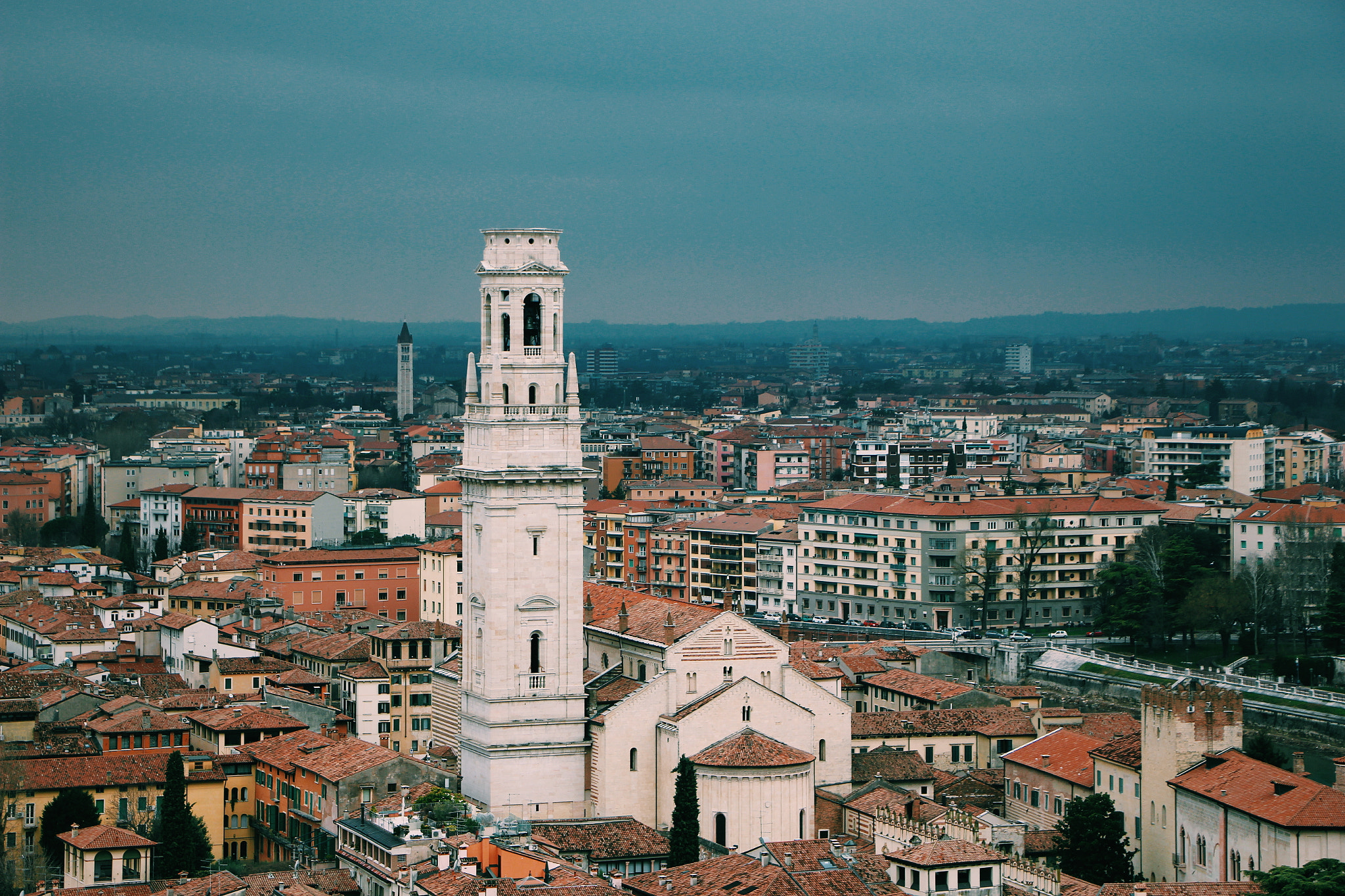 Canon EOS 700D (EOS Rebel T5i / EOS Kiss X7i) + Canon EF 50mm f/1.8 sample photo. Duomo di verona photography