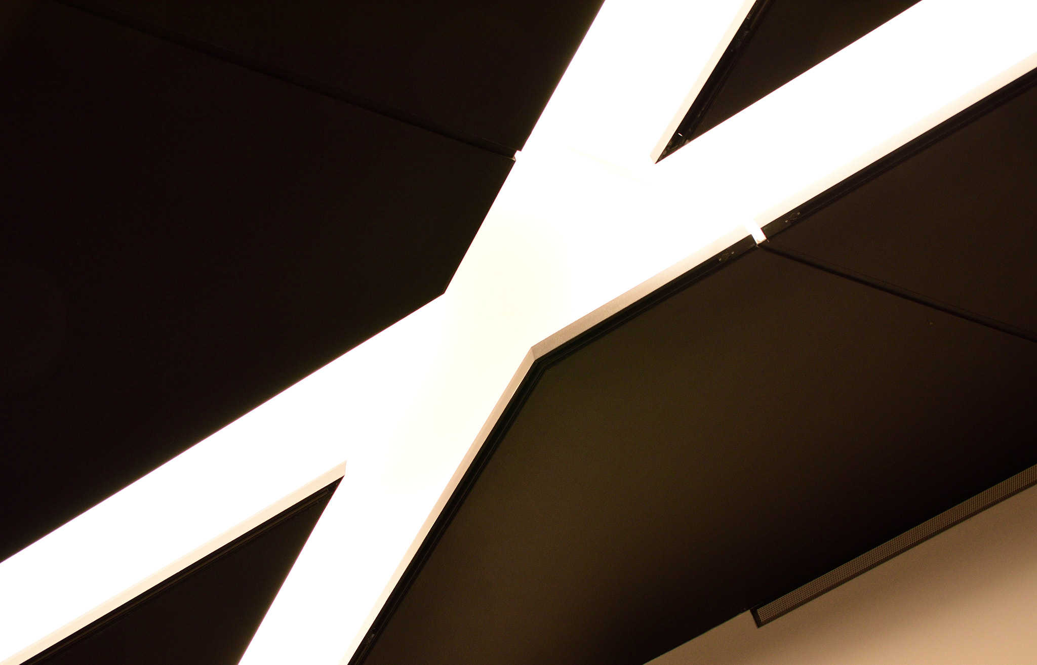 Sigma 17-70mm F2.8-4 DC Macro OS HSM | C sample photo. Jewish museum berlin lichtinstallation photography
