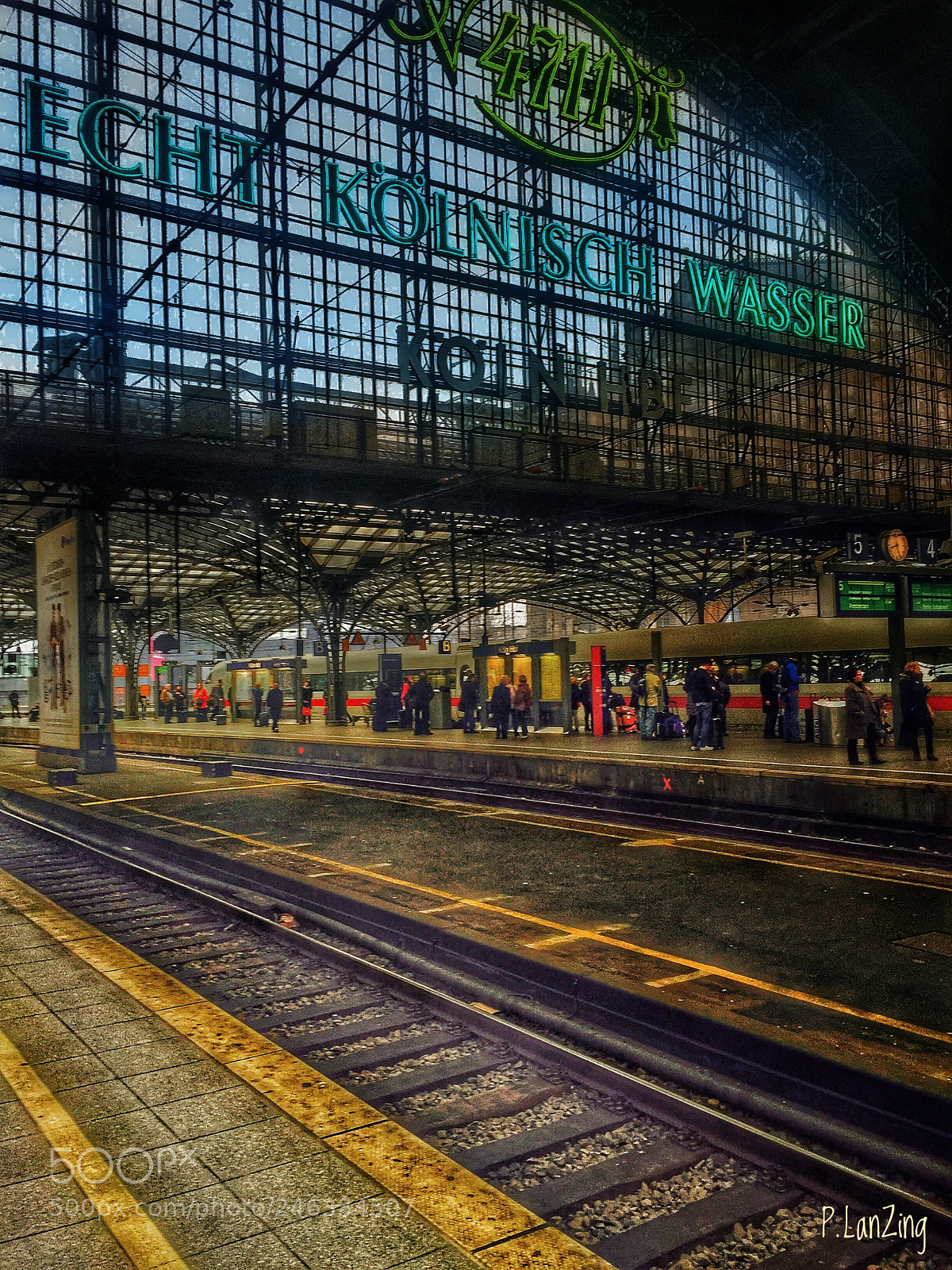 Apple iPhone 6 sample photo. Koln station photography