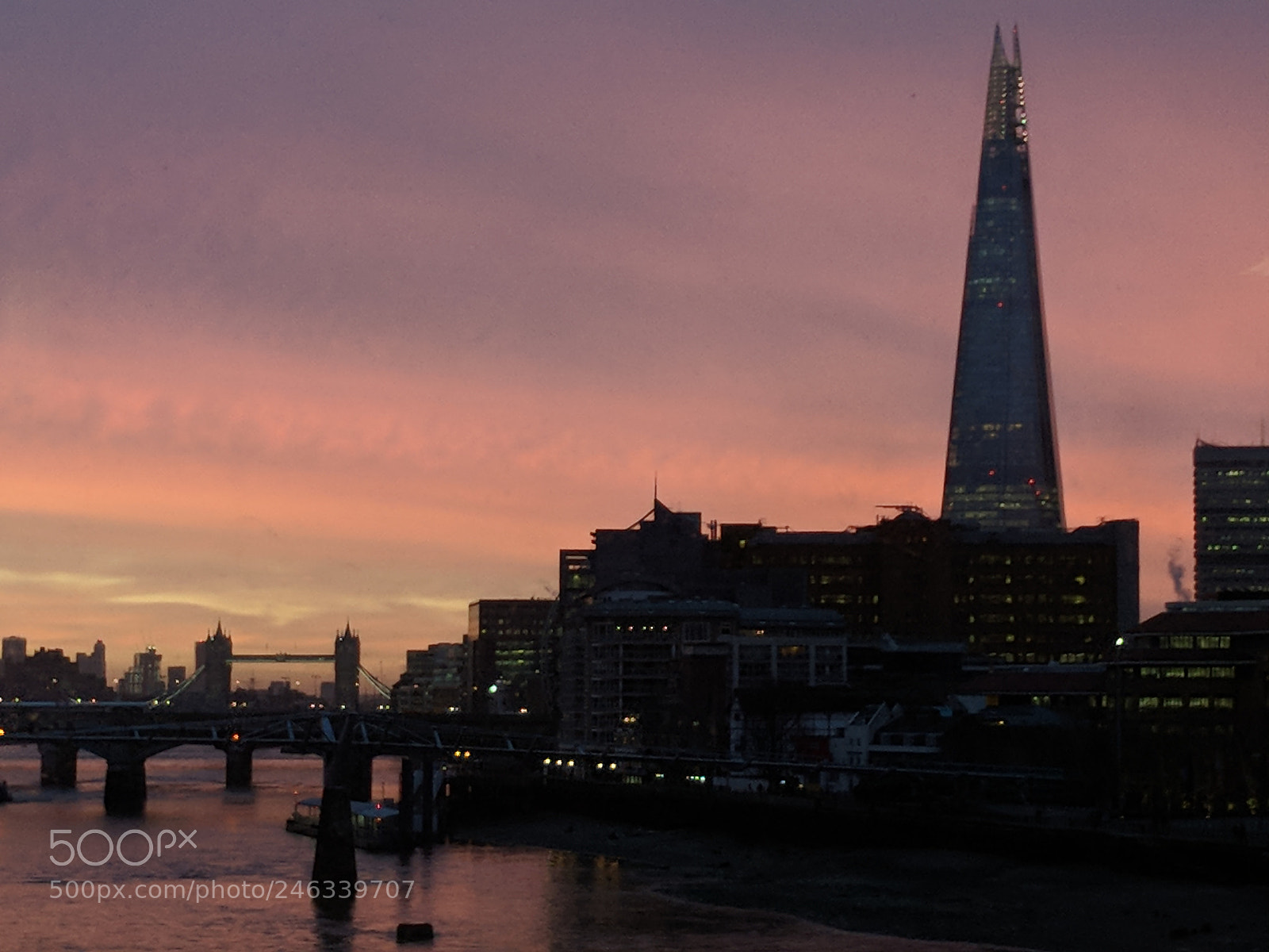 Google Pixel sample photo. Waking up at london photography