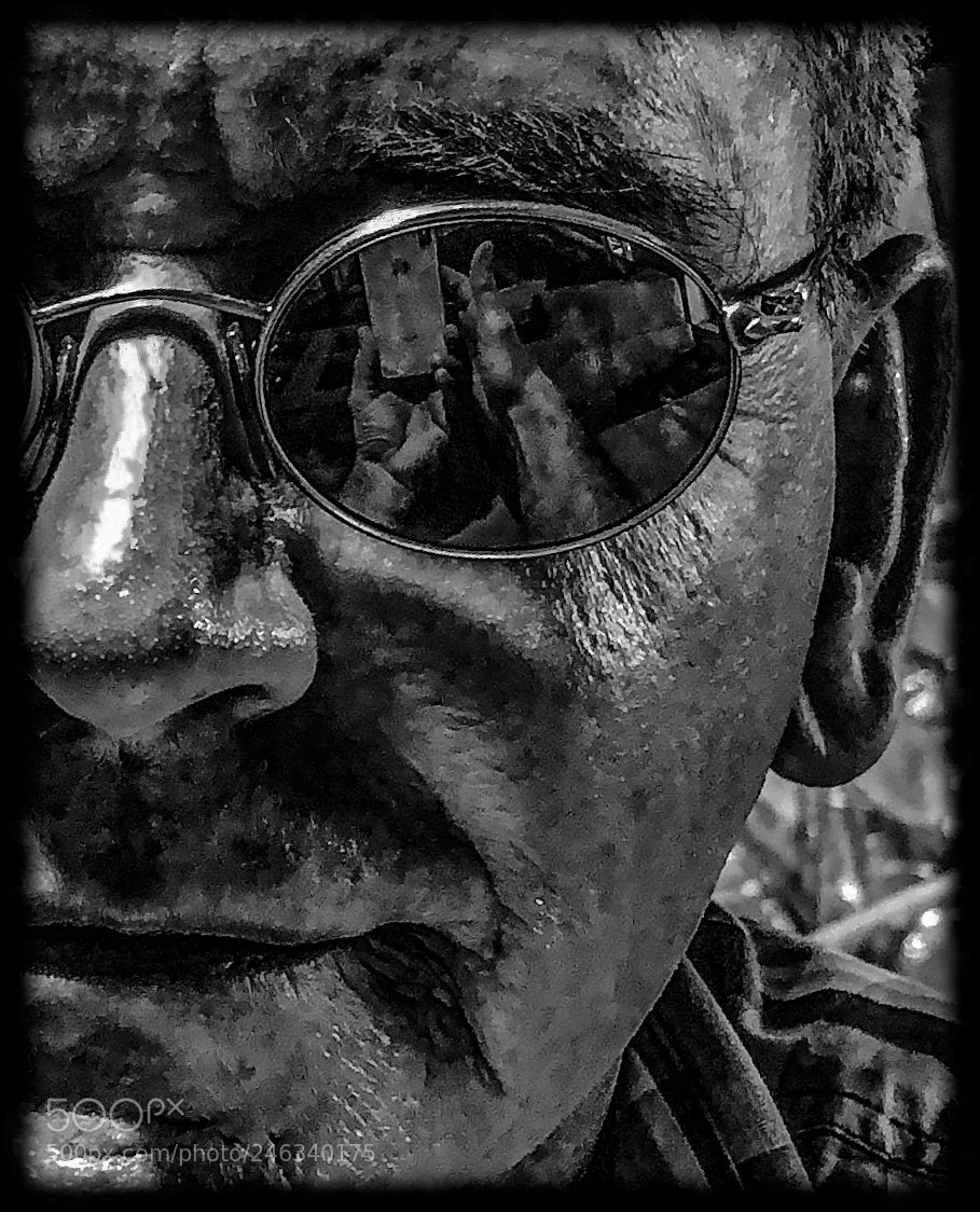 Apple iPhone X sample photo. Selfie reflexion photography